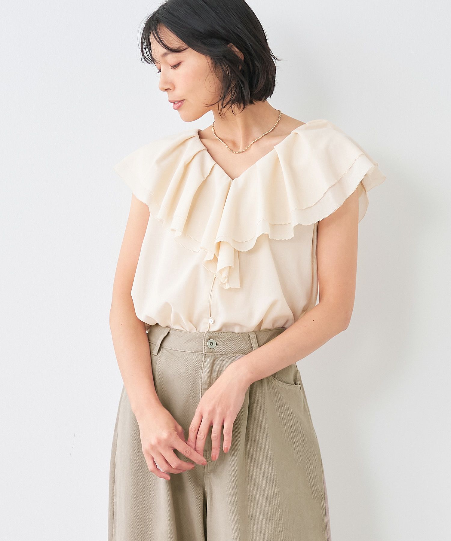 50%off]ラッフルカラーノースリーブブラウス/0124201124 | MICA&DEAL 