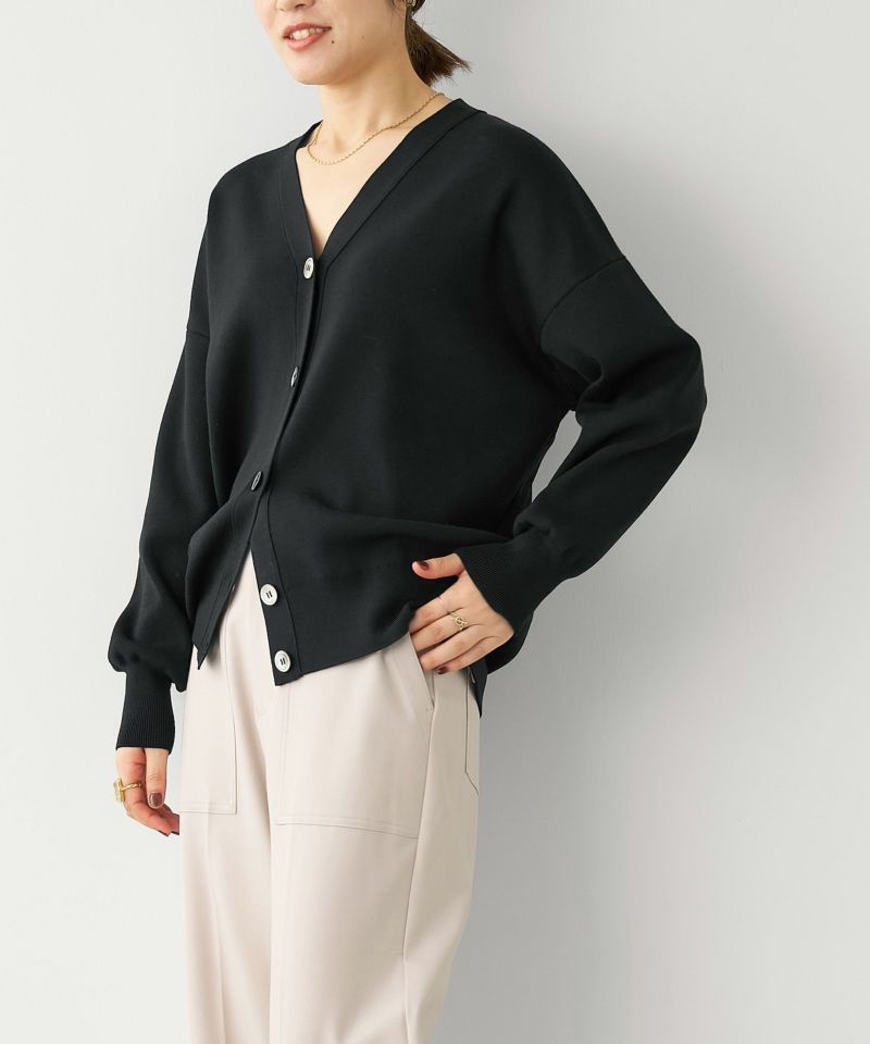 【新品タグ付】MICA&DEAL バックロゴVネックプルオーバー　ブラック 50%off]Vネックカーディガン/0124408302 | MICA&DEAL ONLINE STORE