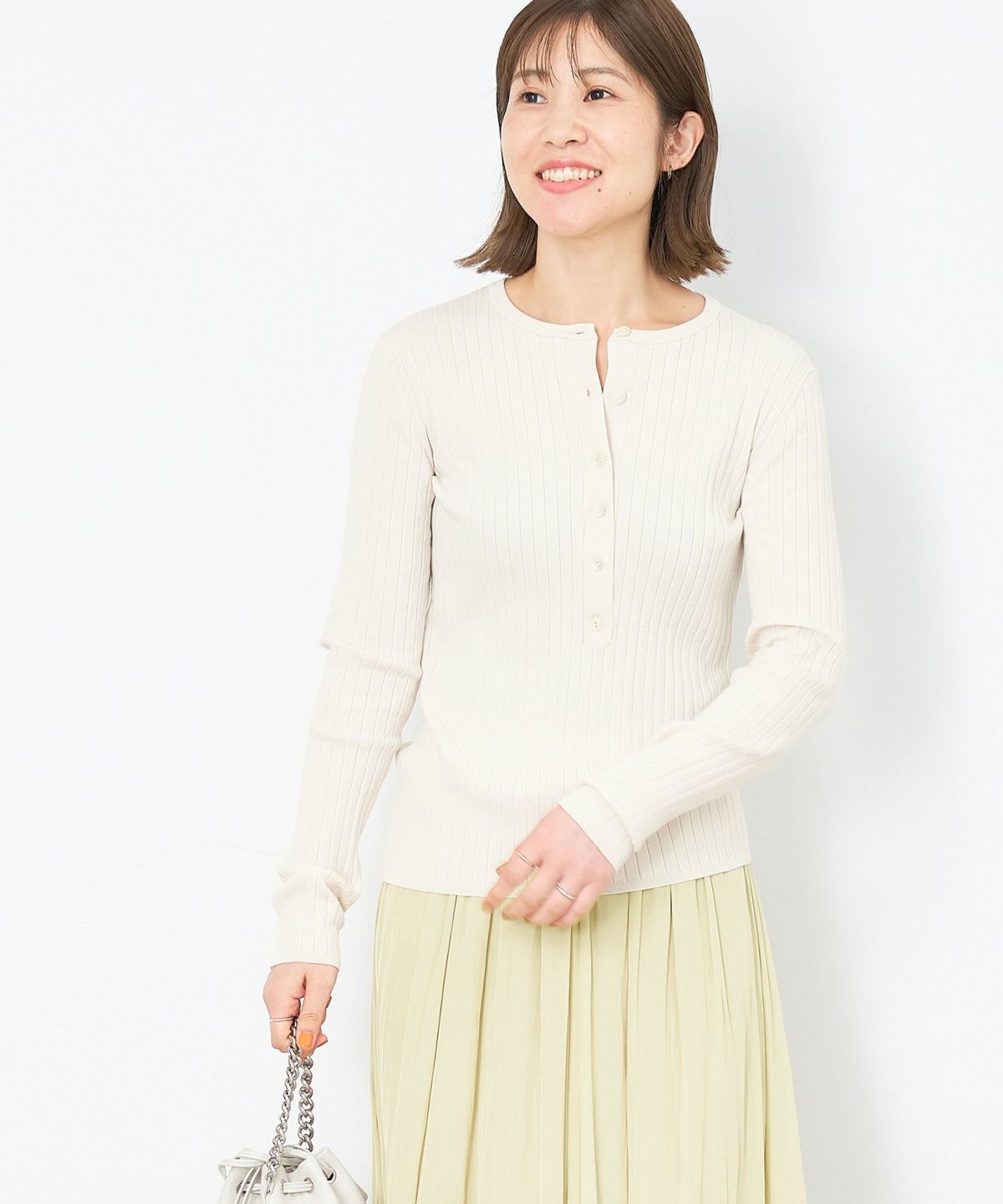 AKTE ヘンリーネックプルオーバー AKTE（アクテ）の「ヘンリーネックプルオーバー（Tシャツ