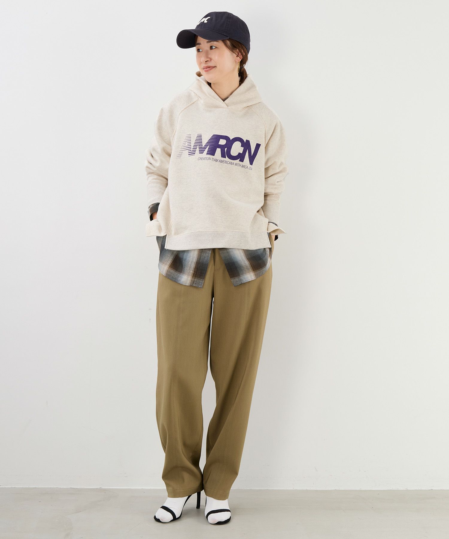 30%off]15th ANNIVERSARY 【AMERICANA×MICA&DEAL】ロゴフードパーカー