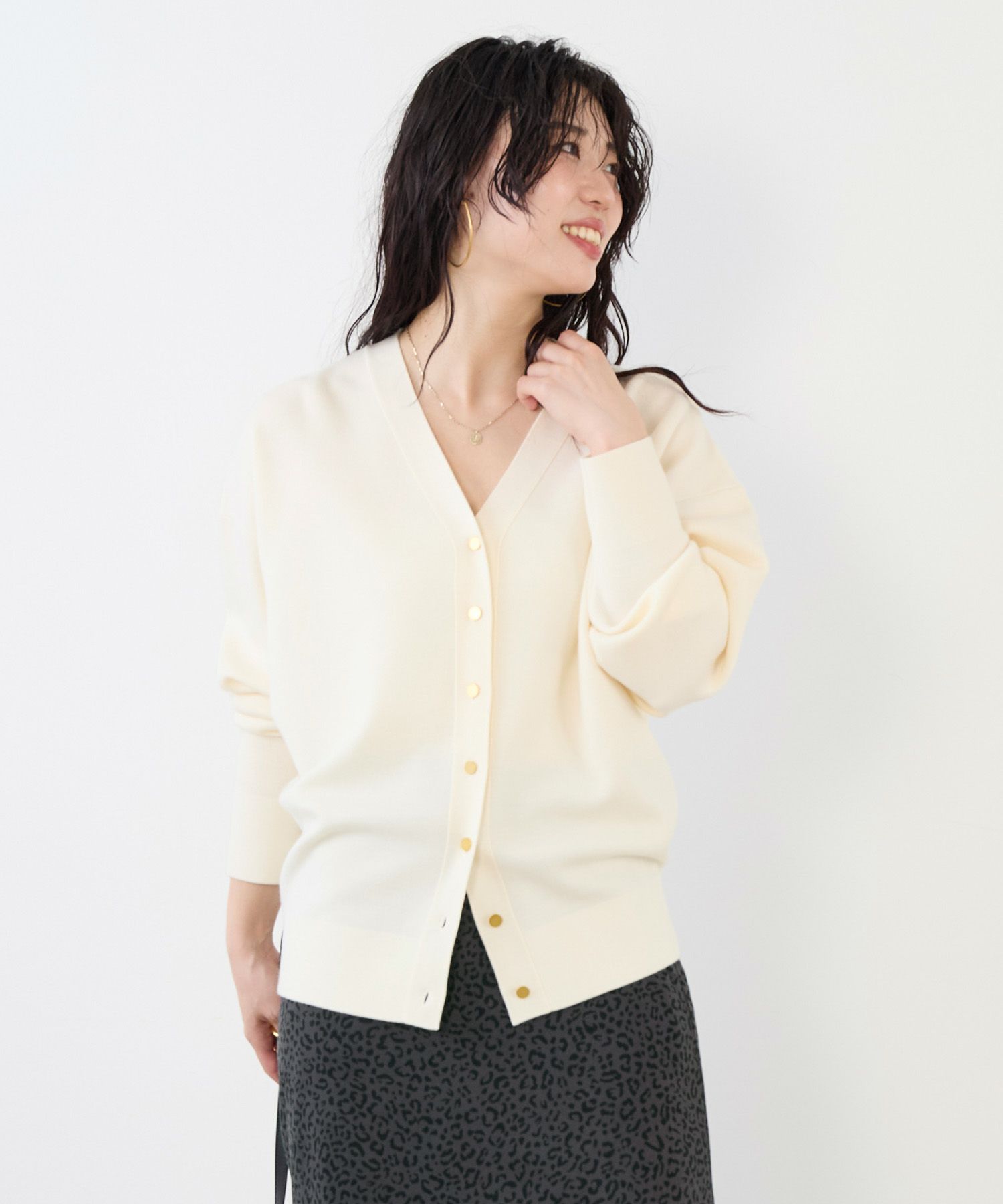 Vネックスムースカーディガン/0125408317 | MICA&DEAL ONLINE STORE