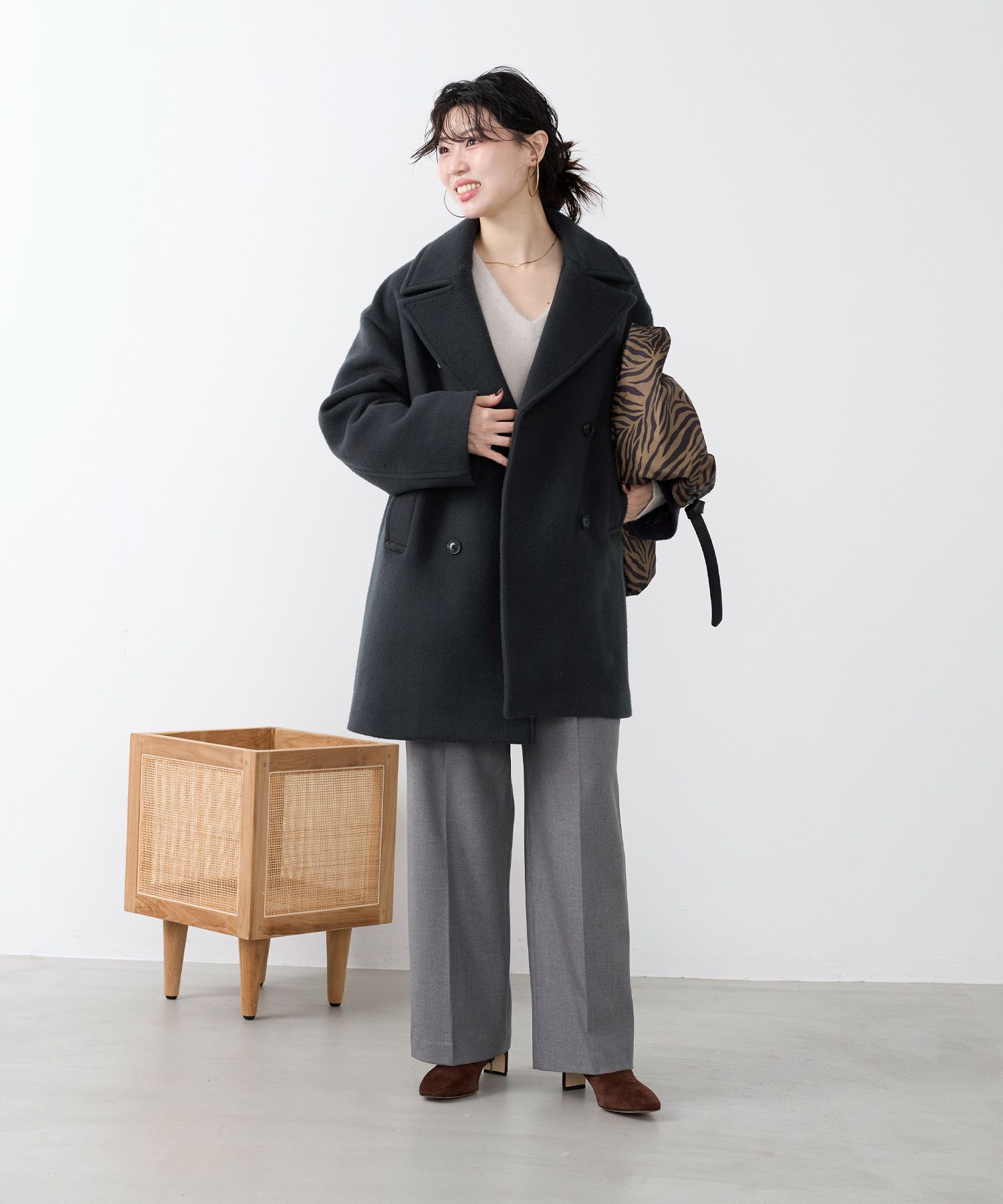 OVERCOT OOMARU ダークグレー ウール ピーコート OVERCOT OOMARU ダークグレー ウール ピーコート OVERCOT OOMARU