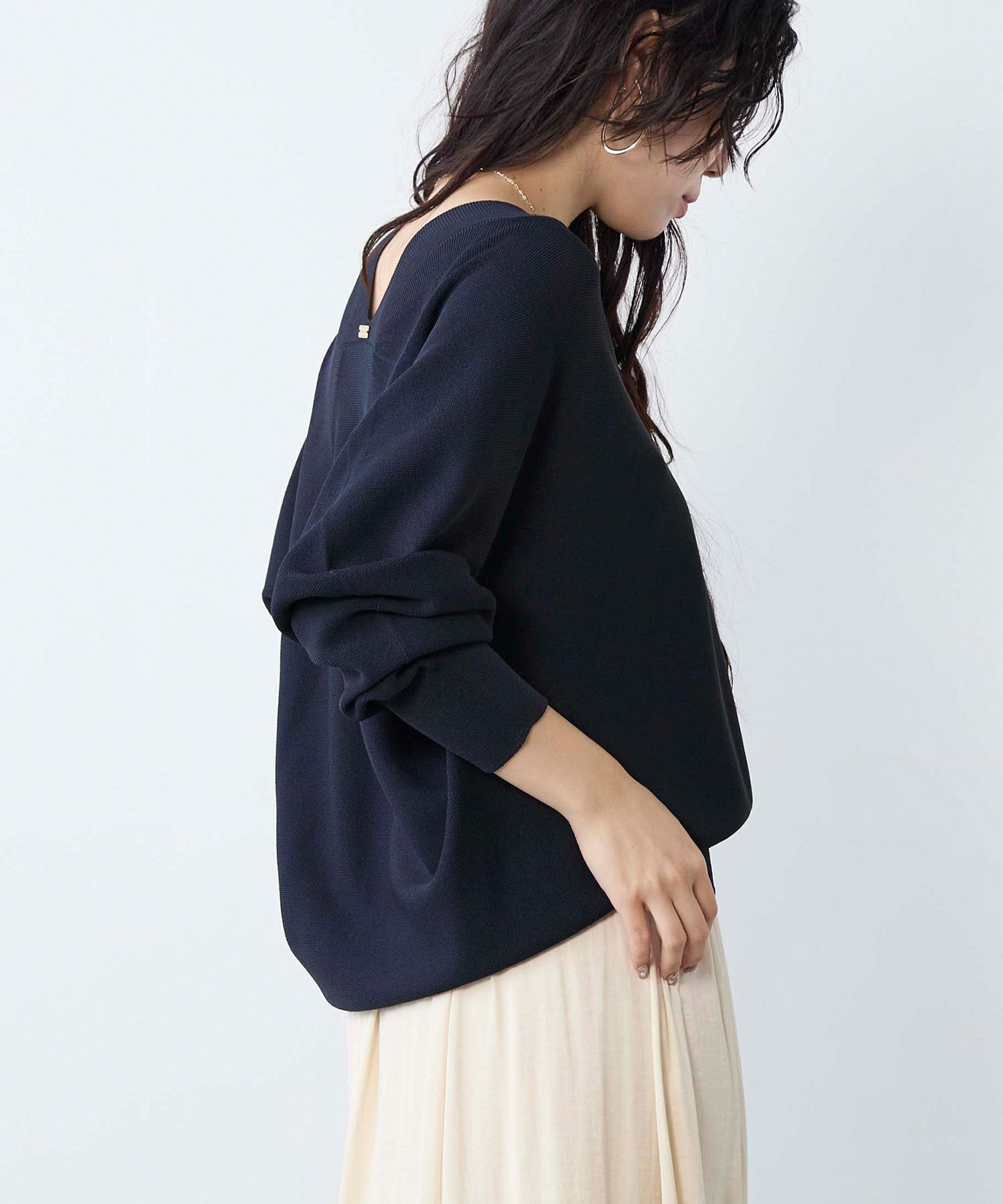 ホールガーメントVネックニットプルオーバー | MICA&DEAL ONLINE STORE