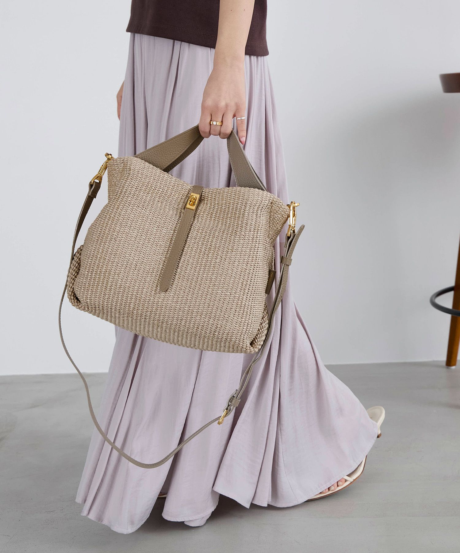 VIOLAd'ORO】ラフィア調2WAYレザー金具付きショルダーバッグ-SANDRO