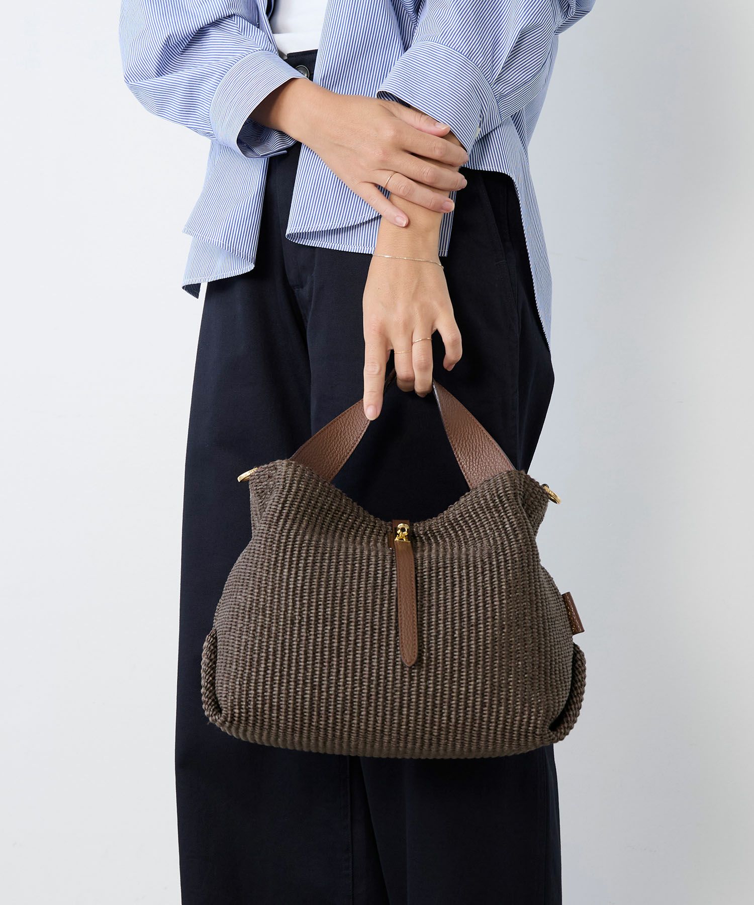 VIOLAd'ORO】ラフィア調2WAYレザー金具付きショルダーバッグ-SANDRO